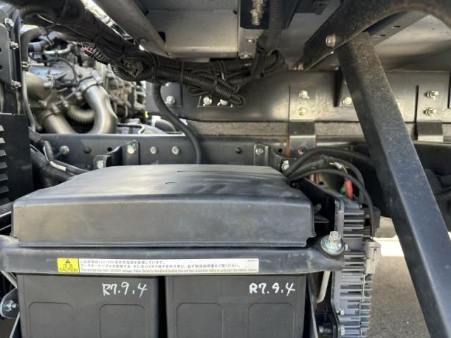 MITSUBISHI CANTER 2021