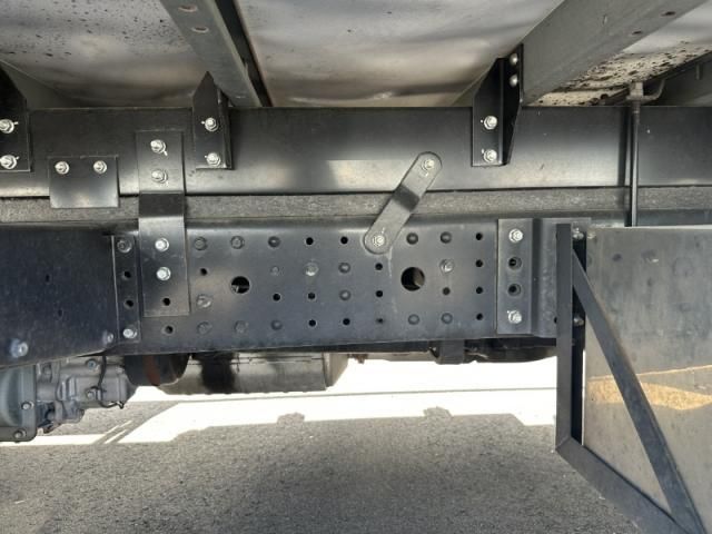 MITSUBISHI CANTER 2021