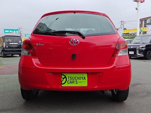 TOYOTA VITZ 2010