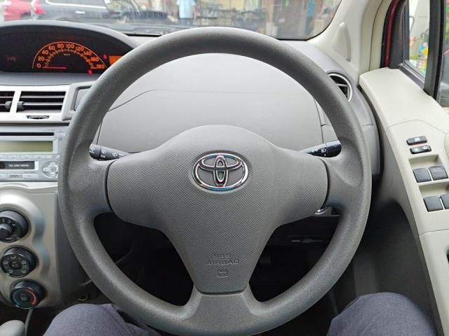 TOYOTA VITZ 2010