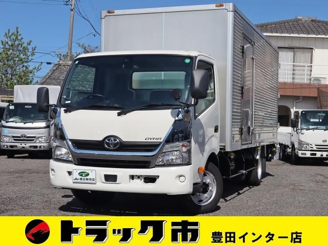 TOYOTA DYNA 2019