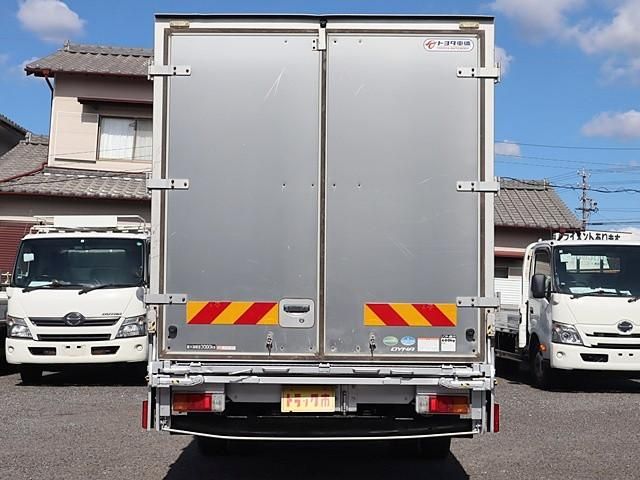 TOYOTA DYNA 2019