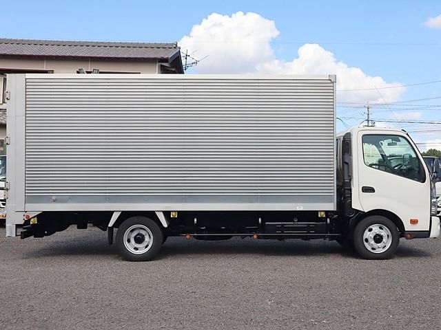 TOYOTA DYNA 2019