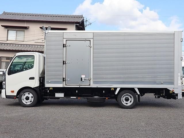 TOYOTA DYNA 2019