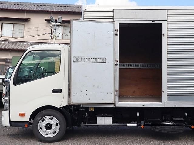 TOYOTA DYNA 2019