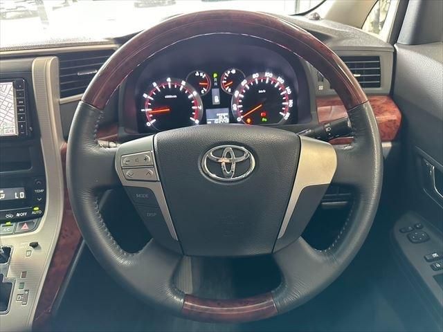 TOYOTA VELLFIRE 2009