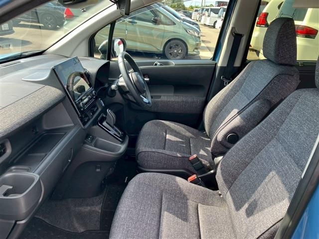 TOYOTA SIENTA HYBRID 2023