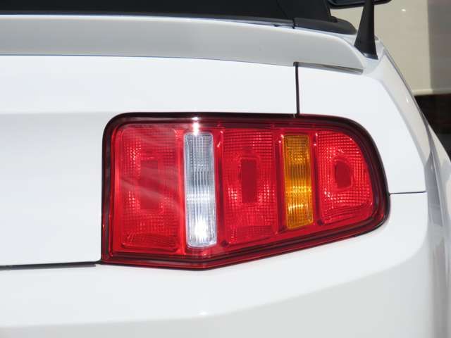 FORD FORD MUSTANG open 2010