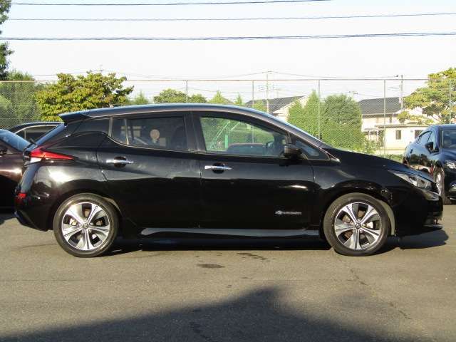 NISSAN LEAF 2019