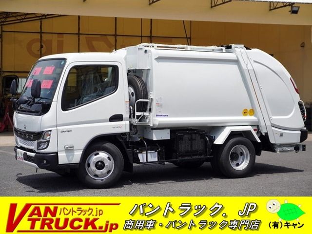 MITSUBISHI CANTER 2025