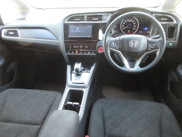 HONDA SHUTTLE HYBRID 2018