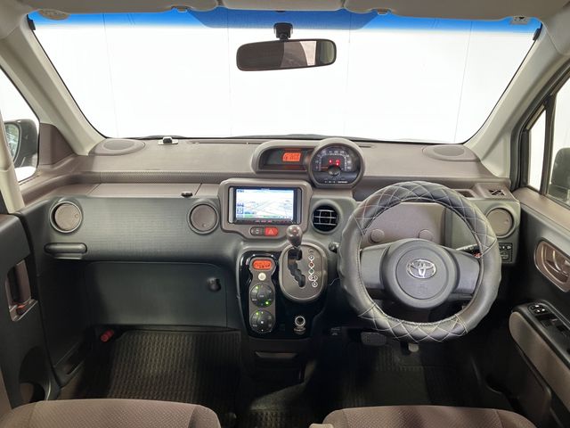 TOYOTA SPADE 2013