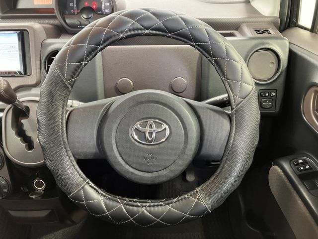 TOYOTA SPADE 2013