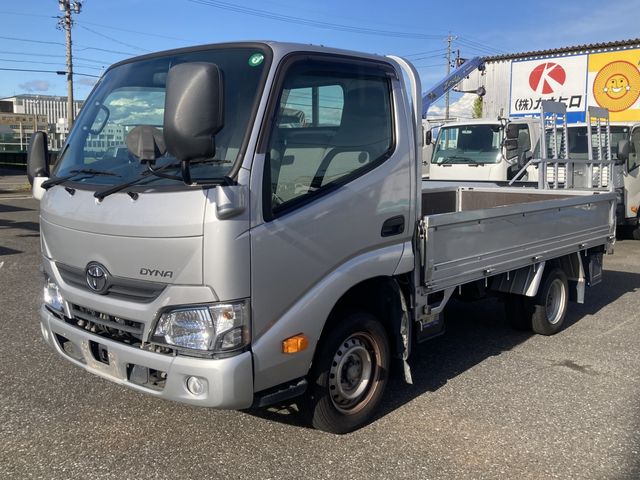TOYOTA DYNA 2020