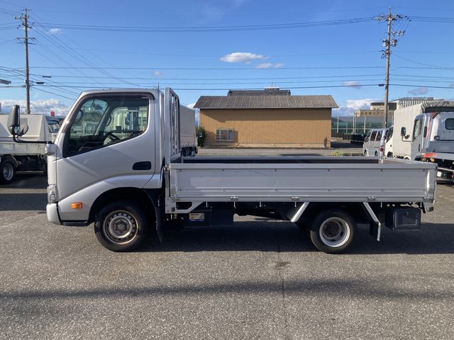 TOYOTA DYNA 2020