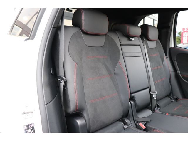 MERCEDES BENZ MERCEDES BENZ GLB 2023