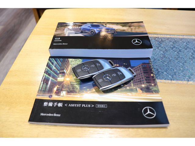 MERCEDES BENZ MERCEDES BENZ GLB 2023