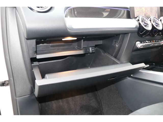 MERCEDES BENZ MERCEDES BENZ GLB 2023