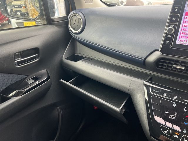 MITSUBISHI ek X 2022