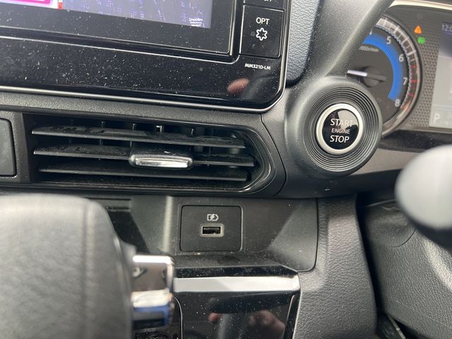 MITSUBISHI ek X 2022