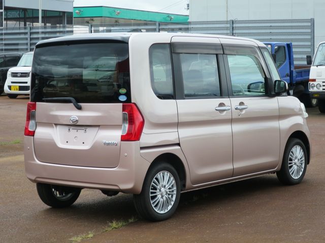 DAIHATSU TANTO 4WD 2015