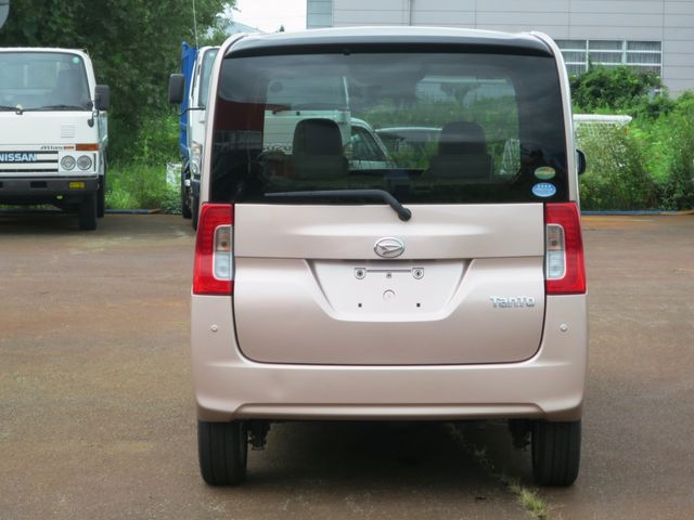 DAIHATSU TANTO 4WD 2015