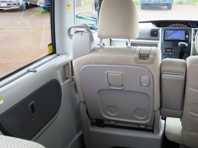 DAIHATSU TANTO 4WD 2015