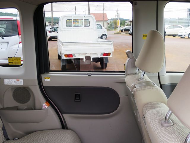 DAIHATSU TANTO 4WD 2015