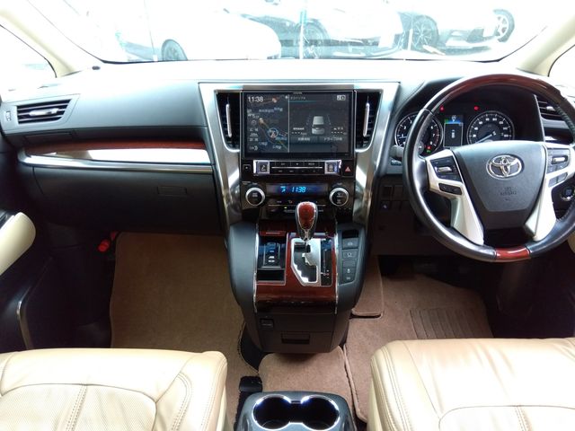 TOYOTA ALPHARD 2016