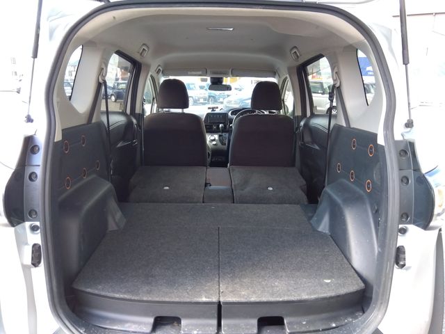 TOYOTA SIENTA HYBRID 2022