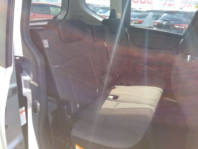 TOYOTA SIENTA HYBRID 2022