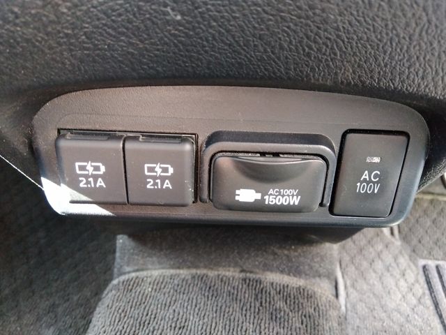 TOYOTA SIENTA HYBRID 2022