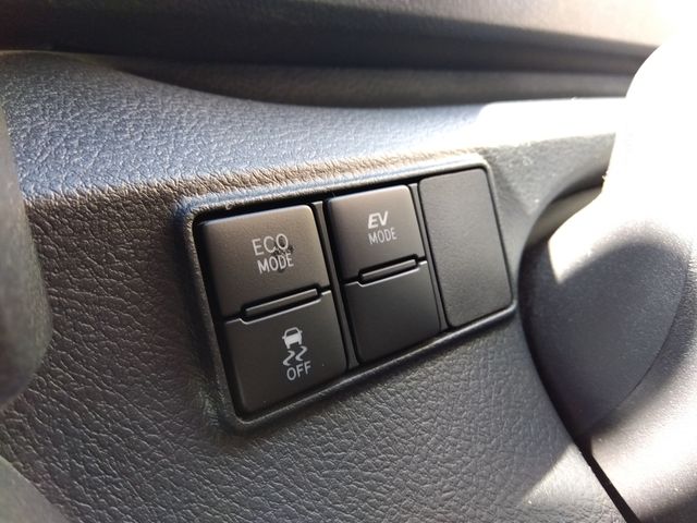 TOYOTA SIENTA HYBRID 2022