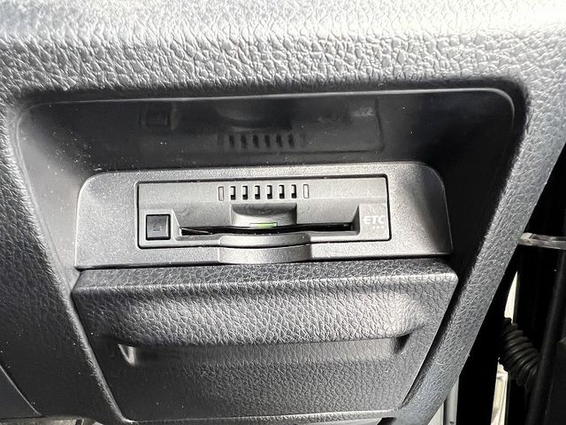 TOYOTA VOXY HYBRID 2021