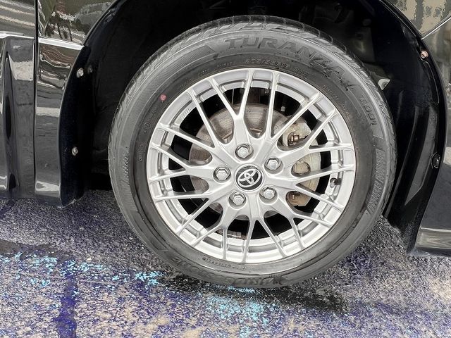 TOYOTA VOXY HYBRID 2021