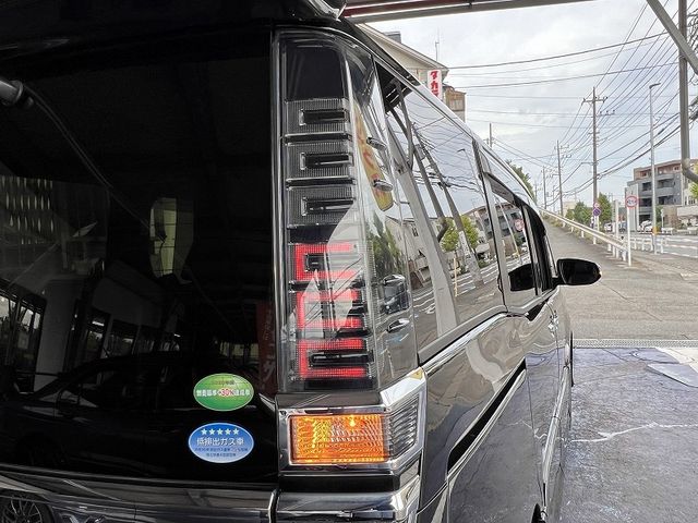 TOYOTA VOXY HYBRID 2021