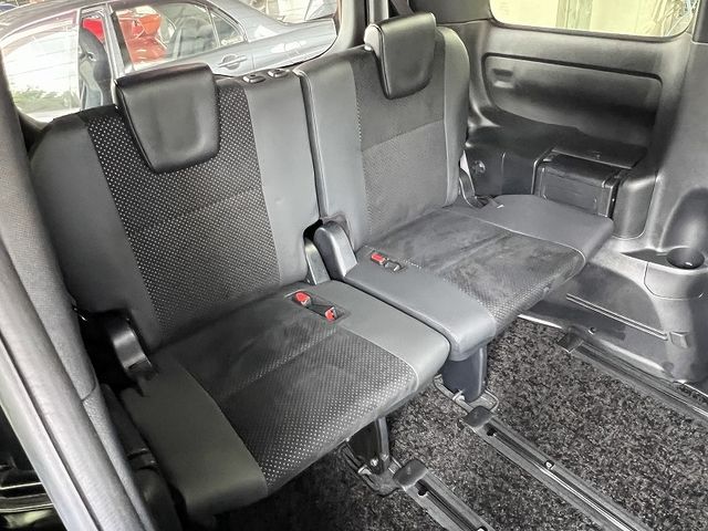 TOYOTA VOXY HYBRID 2021