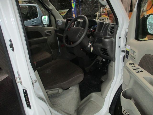 MITSUBISHI MINICAB van 2019