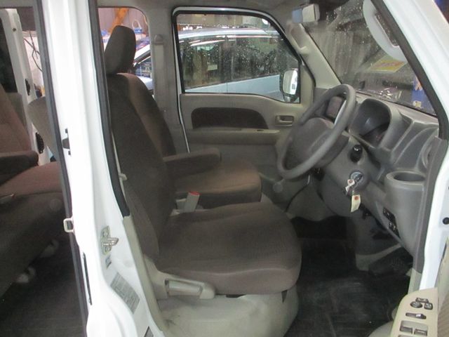 MITSUBISHI MINICAB van 2019