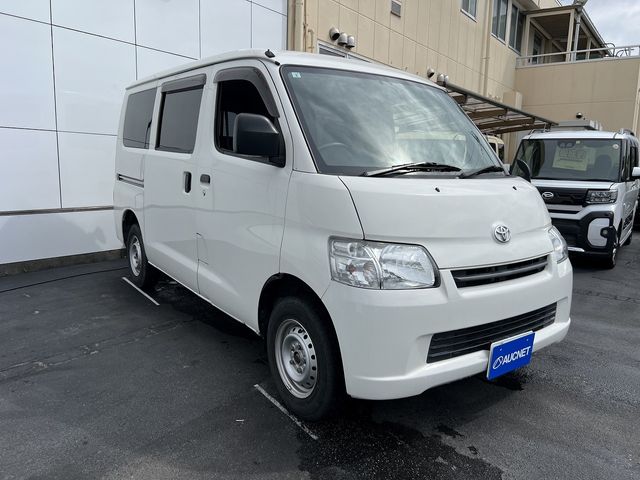 TOYOTA LITEACE van 4WD 2017