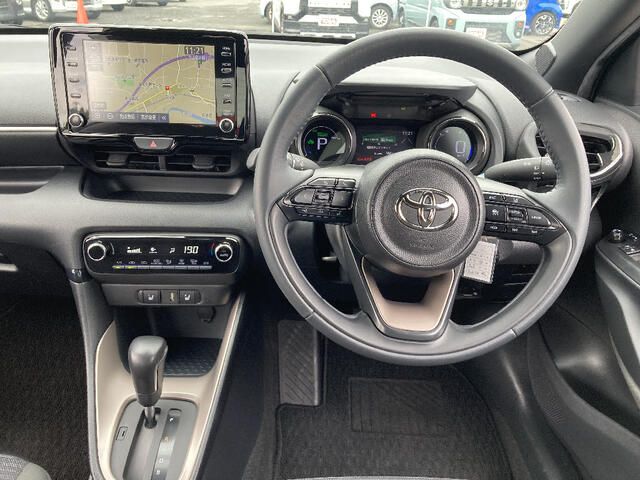 TOYOTA YARIS HYBRID 2020