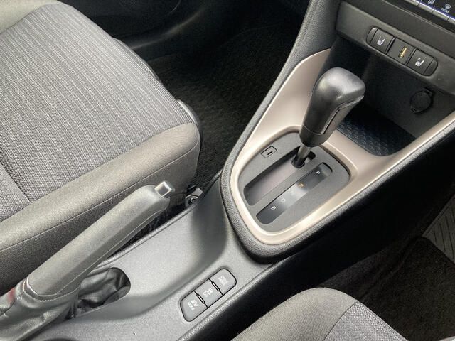 TOYOTA YARIS HYBRID 2020