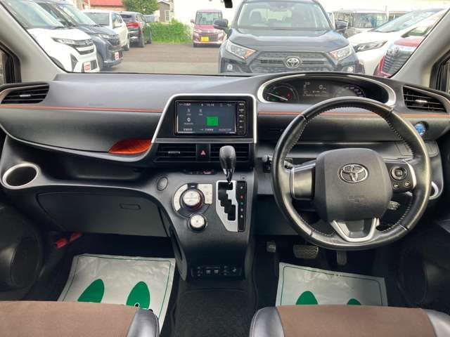 TOYOTA SIENTA HYBRID 2019