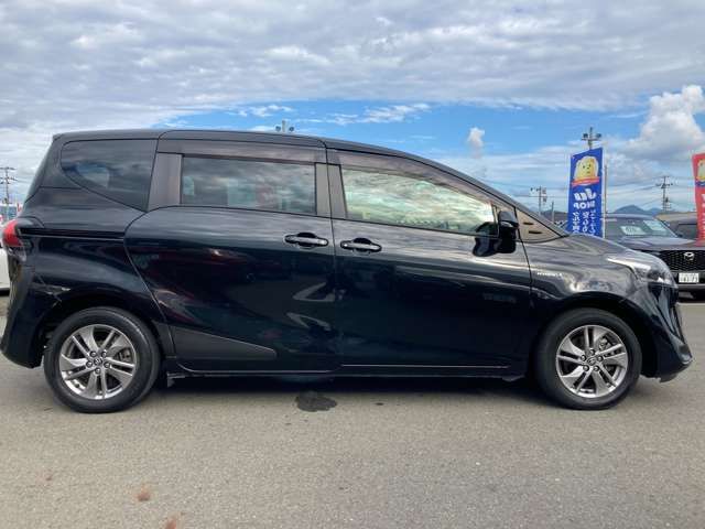 TOYOTA SIENTA HYBRID 2019