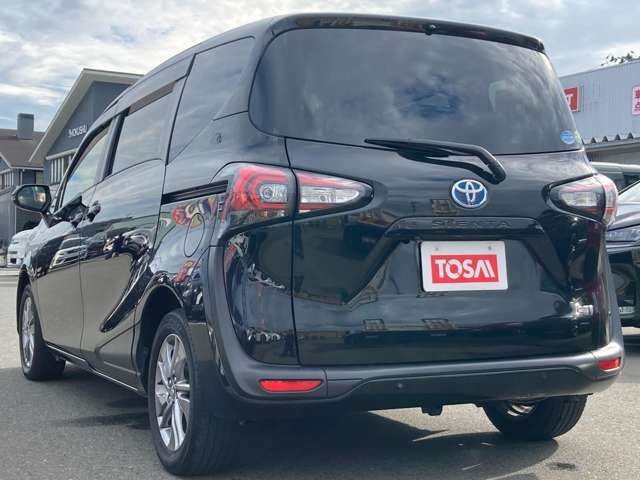 TOYOTA SIENTA HYBRID 2019