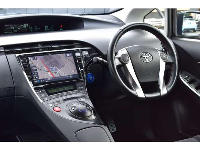 TOYOTA PRIUS 2014