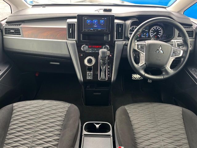 MITSUBISHI DELICA D:5 4WD 2023