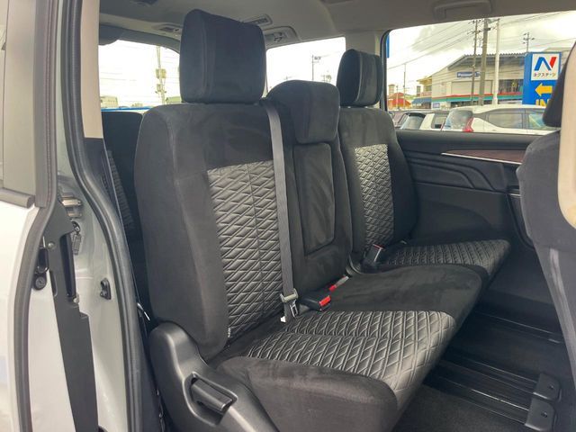 MITSUBISHI DELICA D:5 4WD 2023