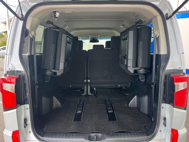 MITSUBISHI DELICA D:5 4WD 2023