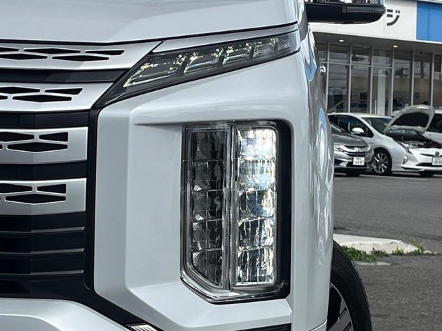 MITSUBISHI DELICA D:5 4WD 2023